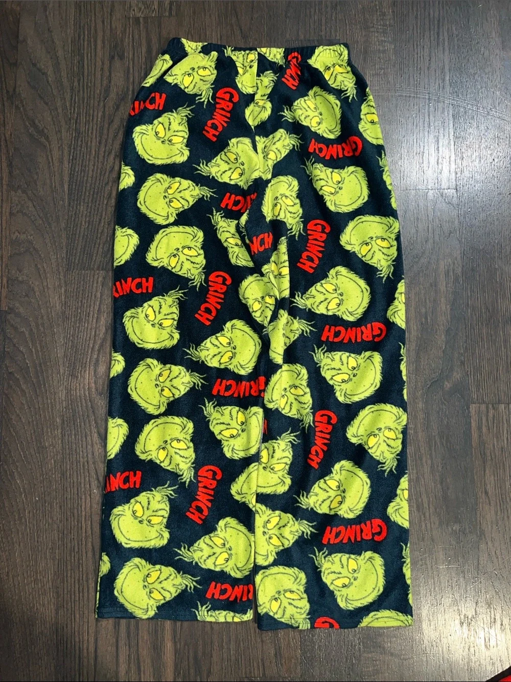 Dr. Seuss The Grinch Kids' Red and White 'Merry Grinchmas' Pajama Set S-L 10-12